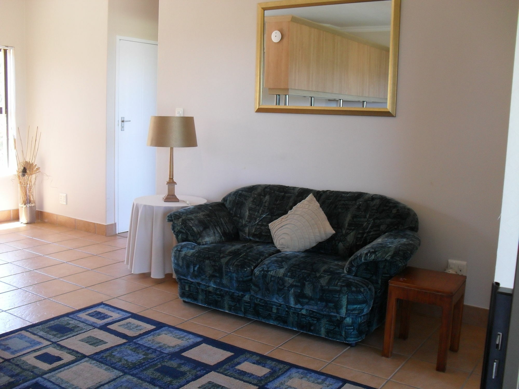 8 Royal Palm B&B Умхланга Экстерьер фото